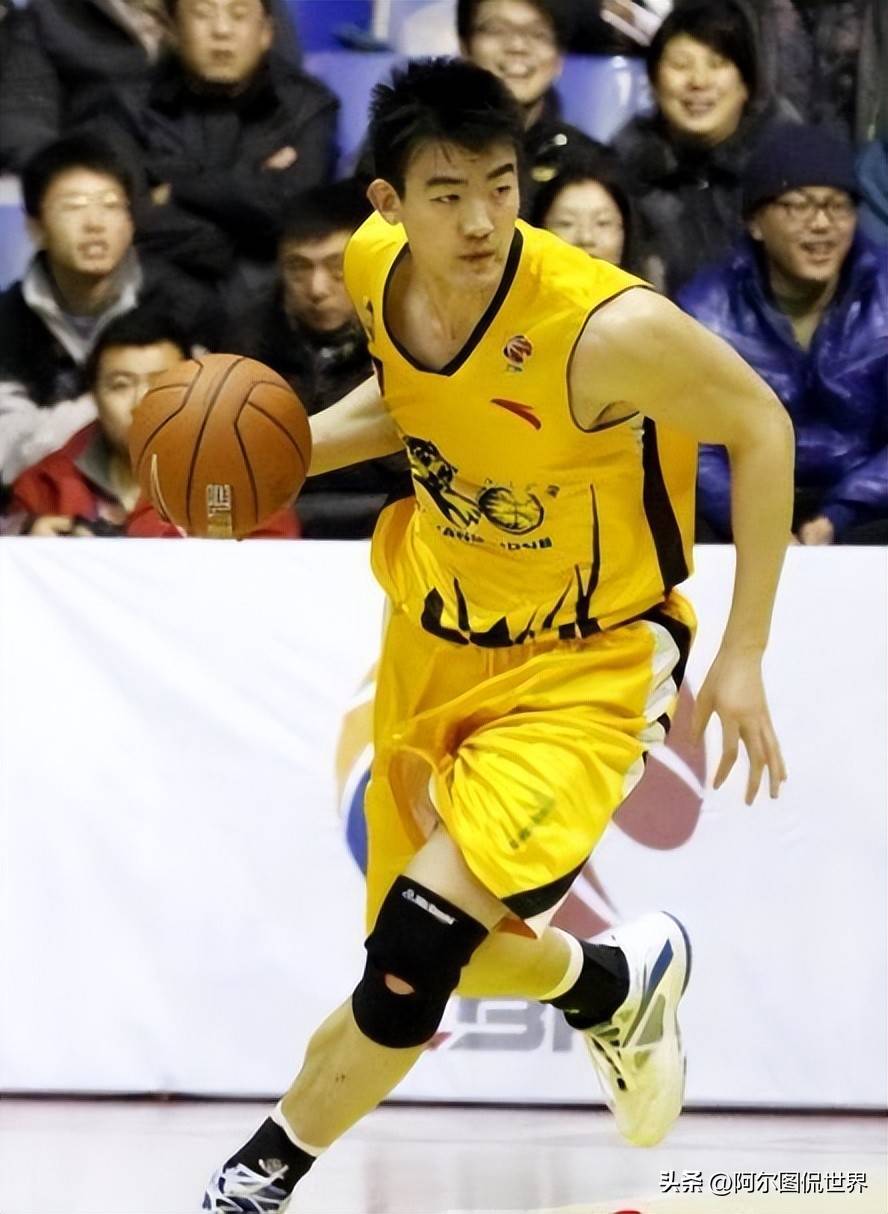 包含夏洛特黄蜂门线救险备战CBA季后赛清晨国际米兰调整名单以备德甲之后，转折点国际米兰复出首秀的词条